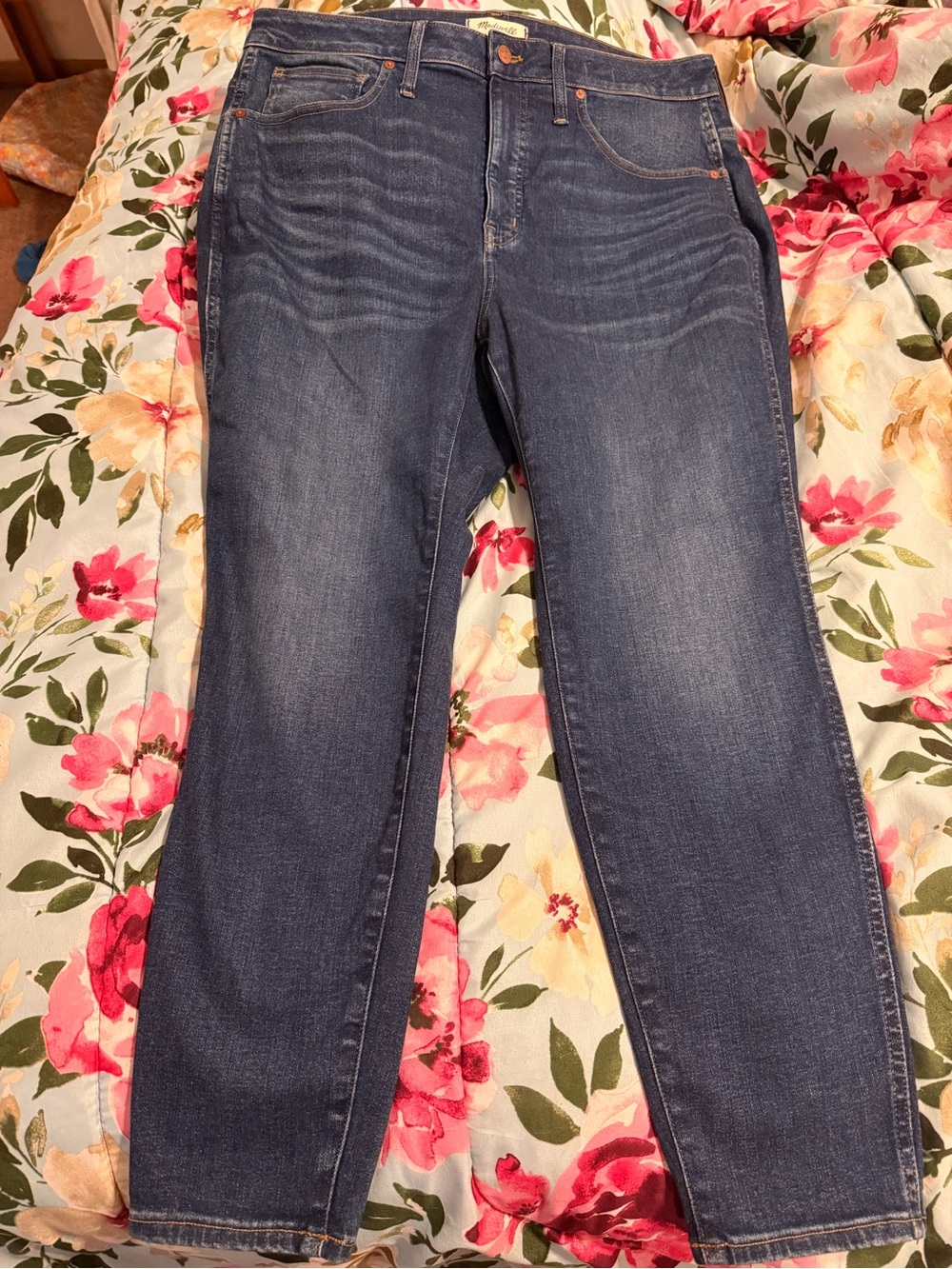 Madewell Women's Straight Leg Jeans in Medium-Dark Blue Wash NEW WITH TAG